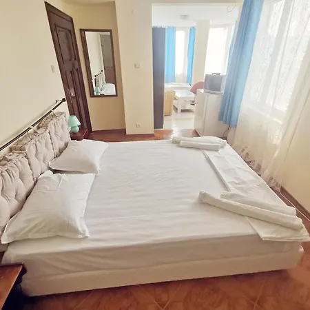 Valdi Hotel 2*