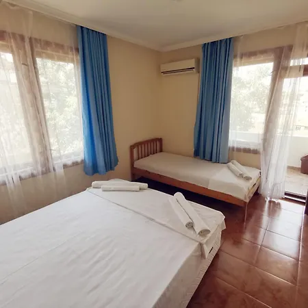 Valdi Hotel 2*