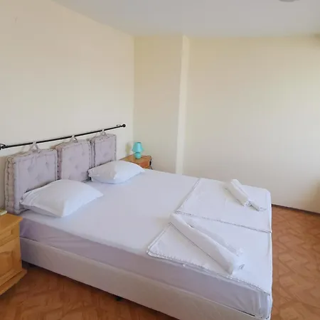 Hotel Valdi Ahtopol