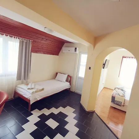 Hotel Valdi Ahtopol