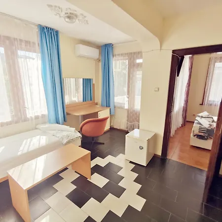 Valdi Hotel 2*