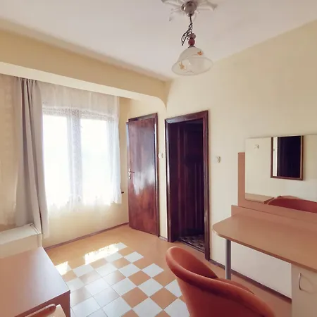 Hotel Valdi Ahtopol