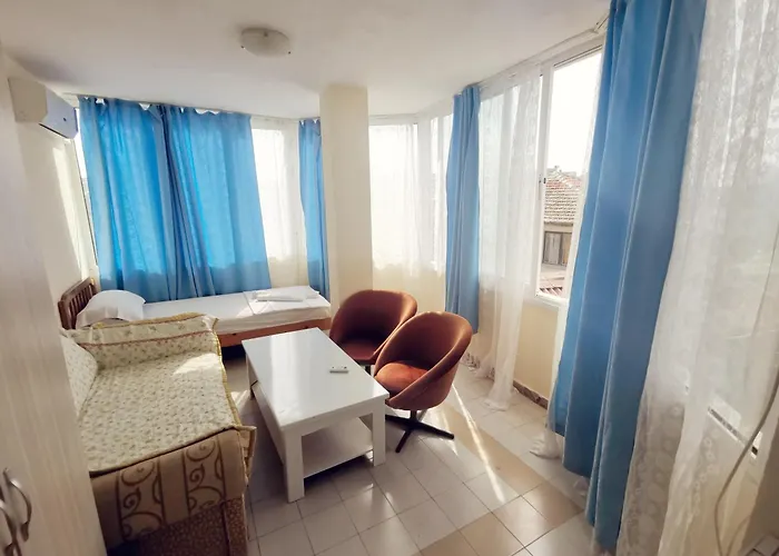 валди Хотел 2*