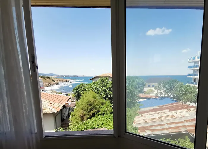 валди Хотел Ахтопол