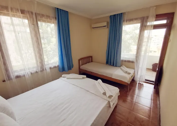 валди Хотел 2*