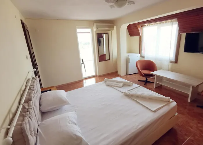 валди Хотел 2*