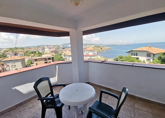 валди Хотел